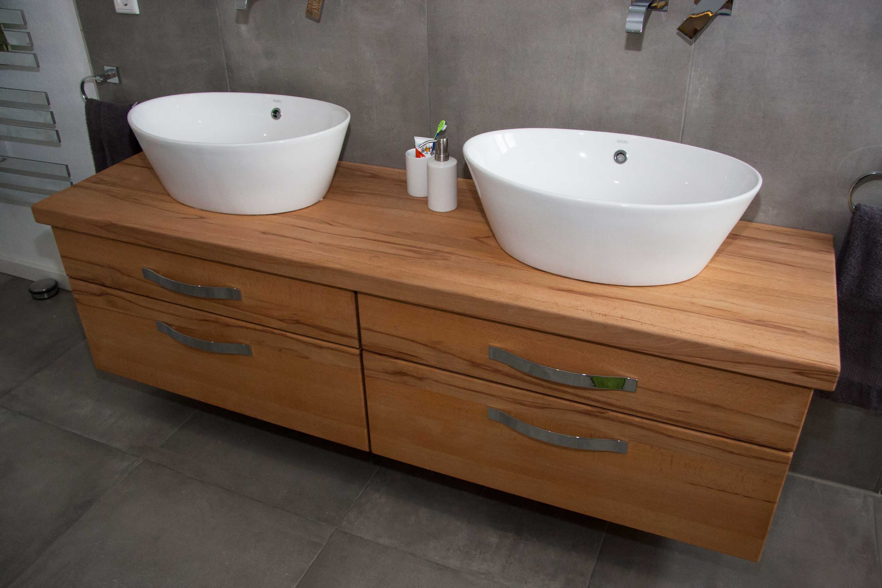 Badezimmerschrank