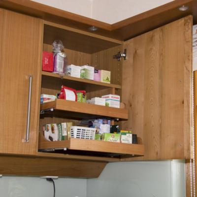 Auszüge im Hängeschrank