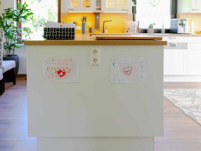 11 gut zugängliche Steckdosen