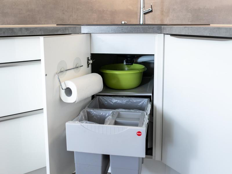 17 Abfallsammler für Spüleneckschrank
